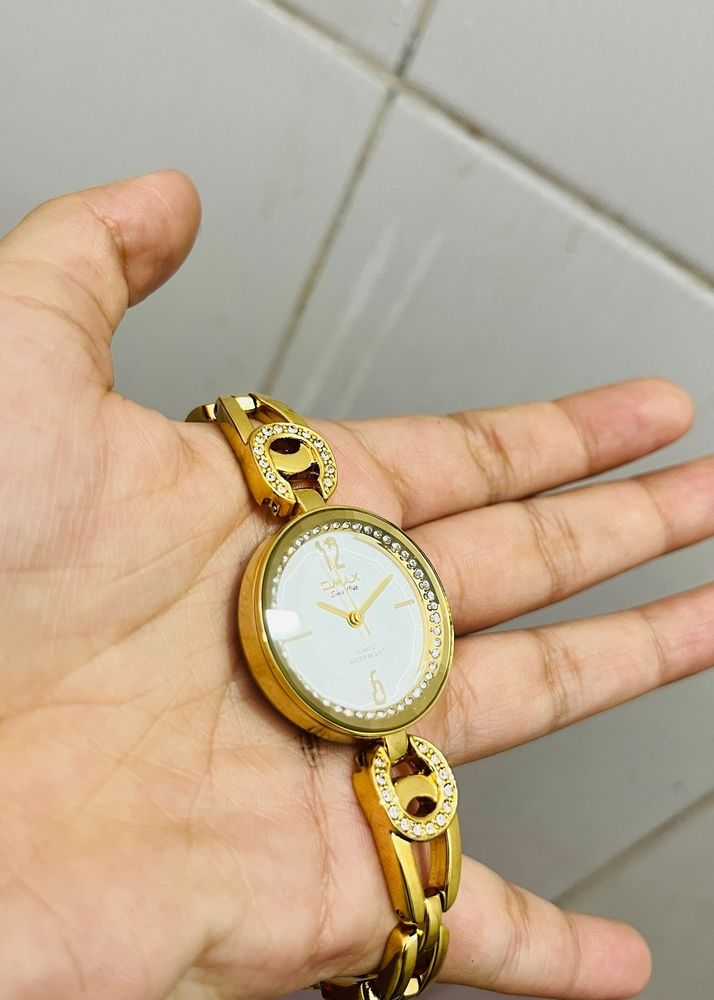 Golden Diamond Watch With Cell