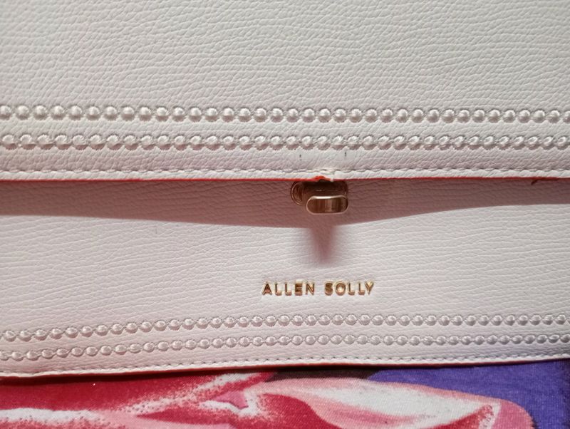 ALLEN SOLLY WHITE & RED OPEN HAND CLUTCH Chic BAG