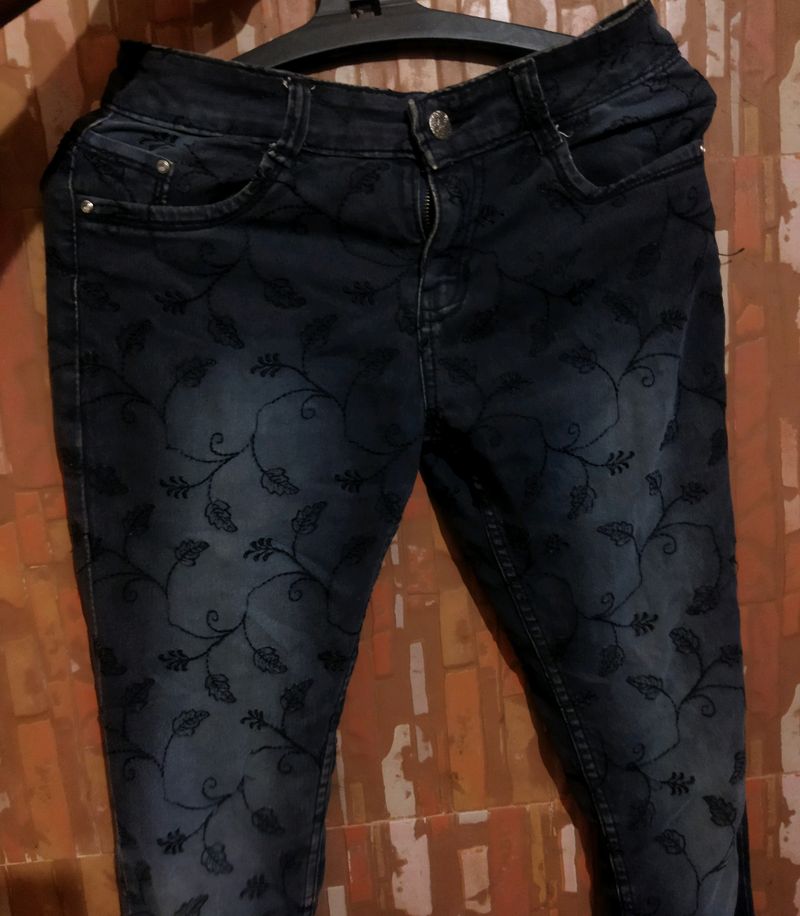 Y2K acid washed efect embroidery design jeans