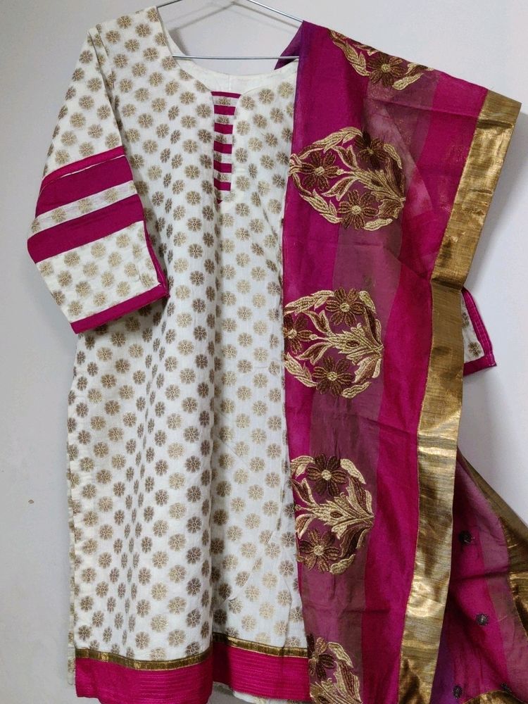 Embroidered Kurta Set