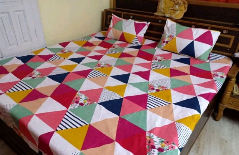 Multicolor Traingle Glace Cotton Bedsheet