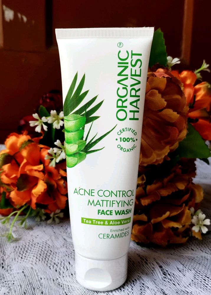 Organic Harvest ACNE CONTROL MATTIFYING FACE WASH