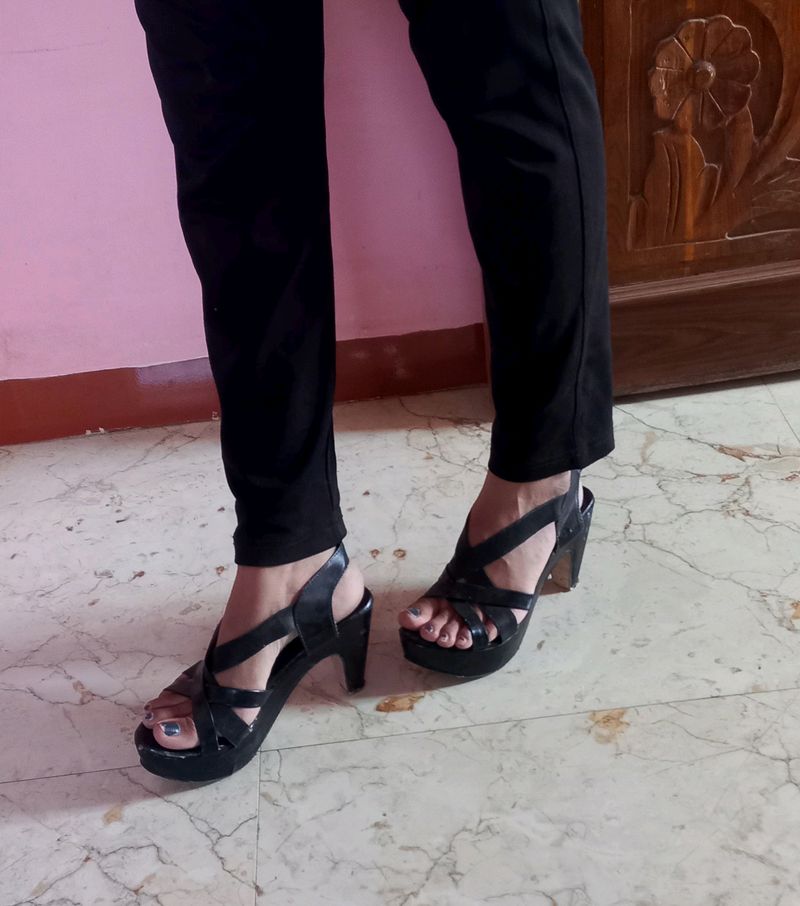 Black  Heels 😍 👠🖤