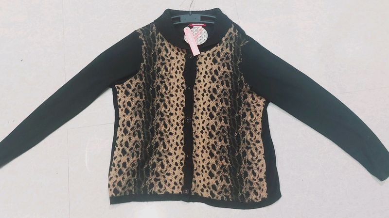 Leopard 🐆 Design Sweater L Size, Very Soft And Co