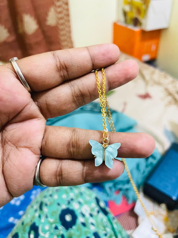 Cute Ocean Blue 🦋 Butterfly Pendant With Chain