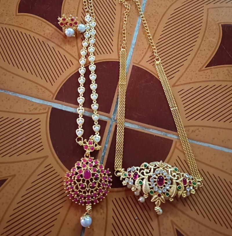 Set Of 2 Neckpieces