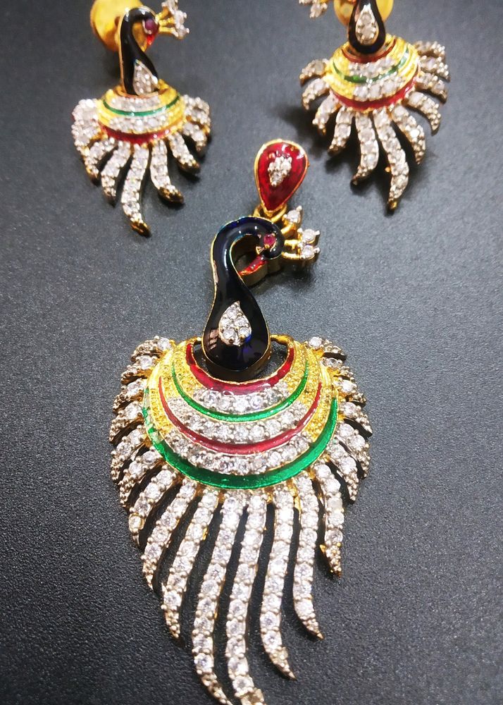 TRENDY GOLDEN PEACOCK PENDANT SET