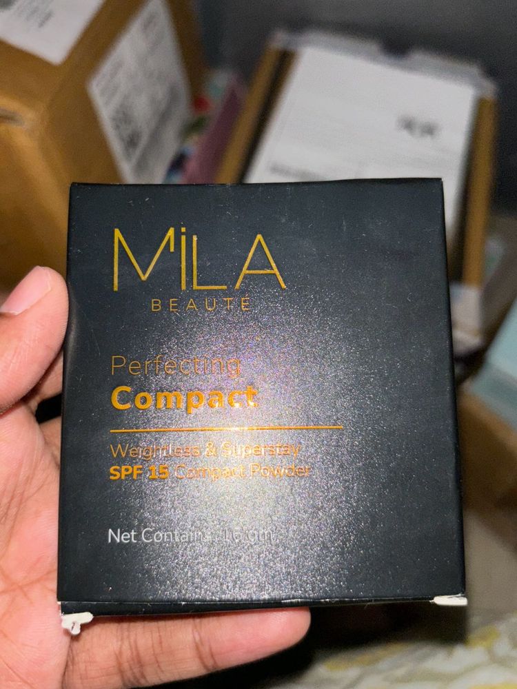 Mila Beauty Compact And Makeup Fixer