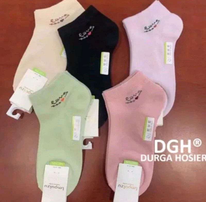 5 New pairs if socks !