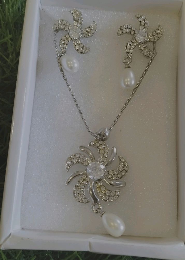 Diamond Necklace Sets