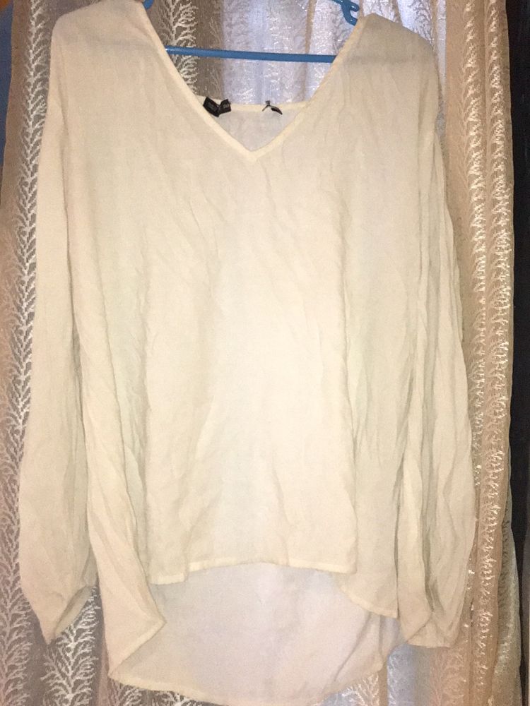 off-white bit oversized Top.has Buttons On Sleeves