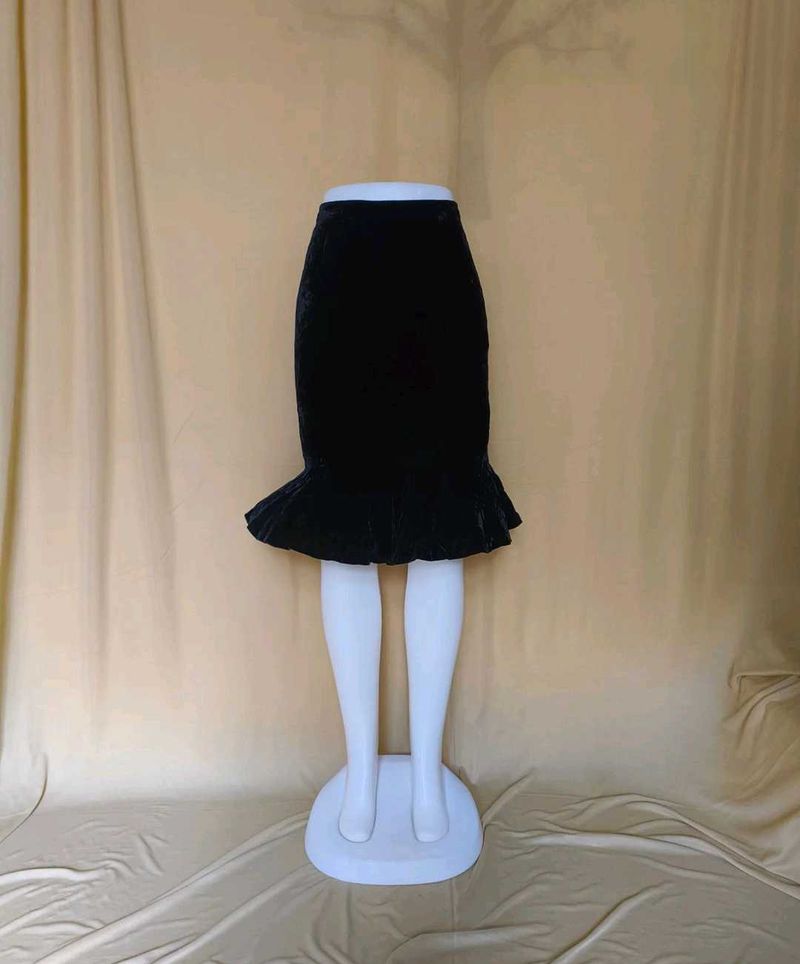 Black Velvet Mermaid Style Skirt 😍