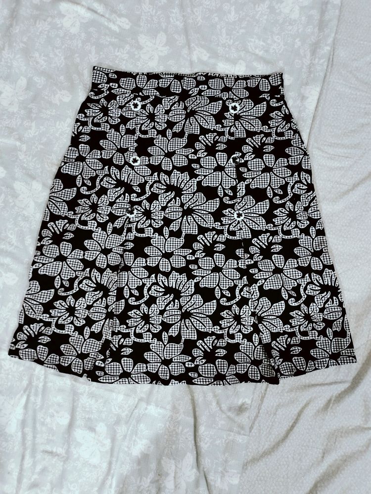 Pleated Floral Skirt In Soft Knit Material