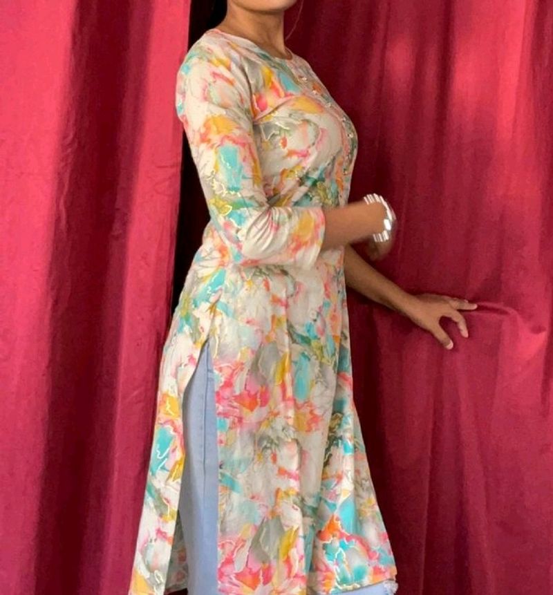 Beautifull Printed Kurti With Half Sleeves