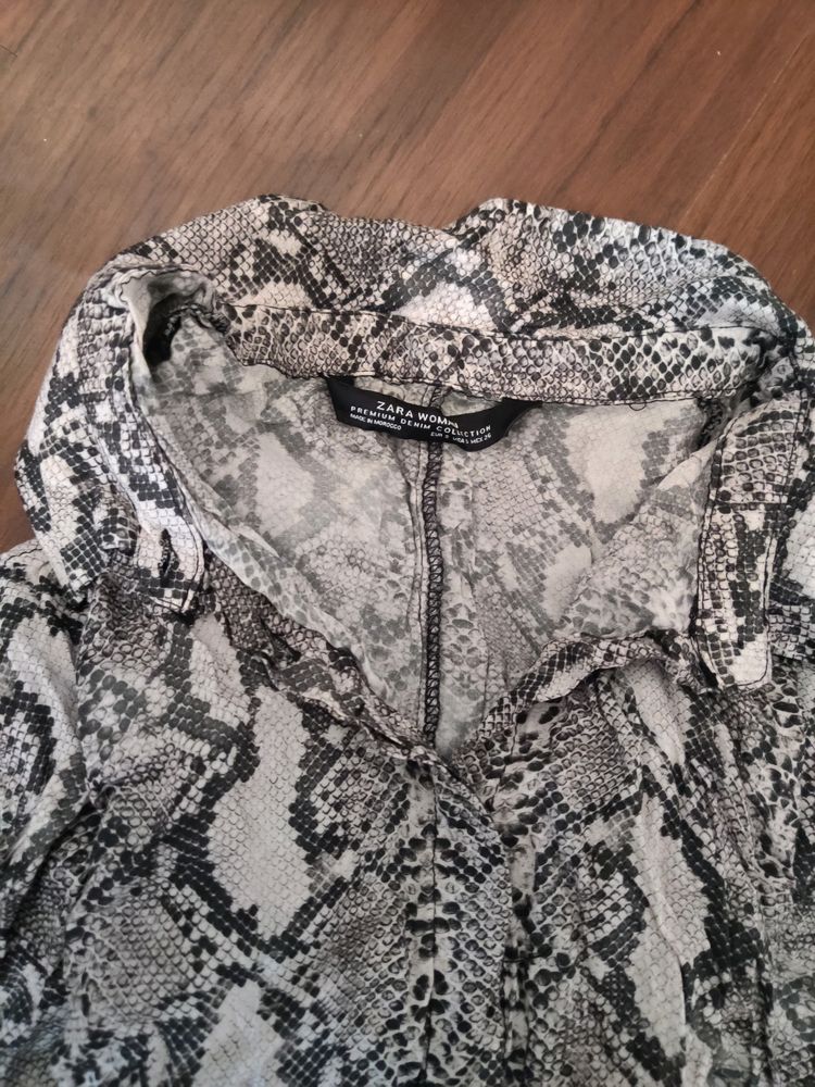 ZARA Next To New Condition( Button Up Dress)