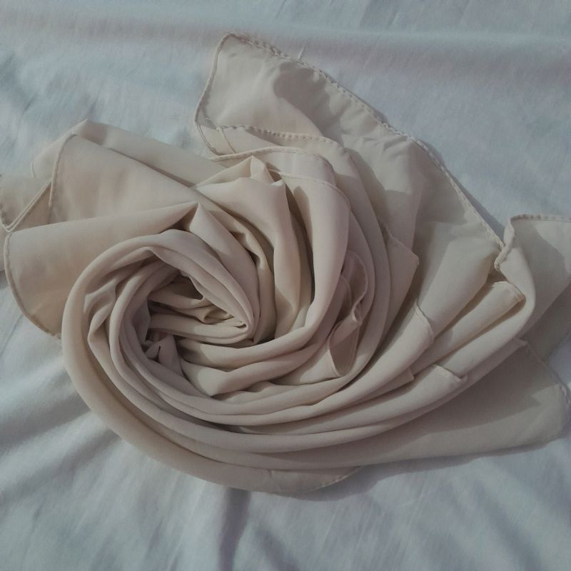 Almond Milk Colour Hijab