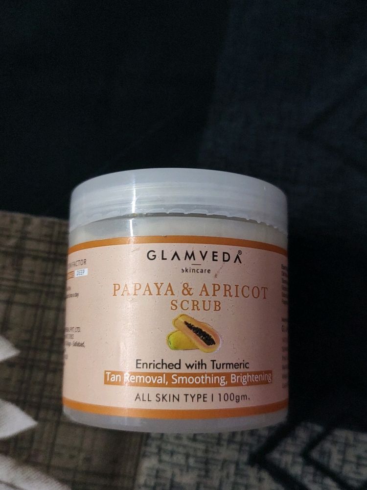 Glamveda Papaya And Apricot Scrub