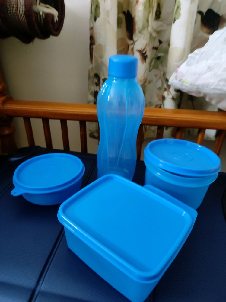 Tupperware Lunch Set With Bag