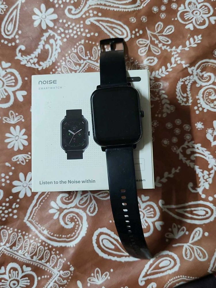 Noise Colorfit Icon Buzz Smartwatch