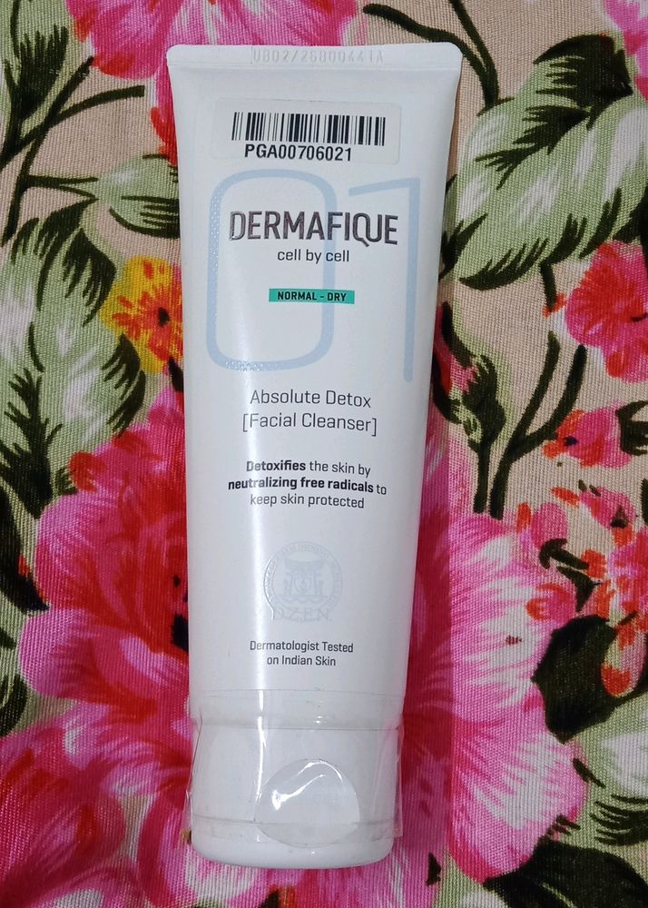 Dermafique Detox Facewash