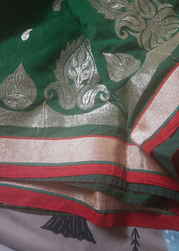 Green Colour Saree With Golden Border