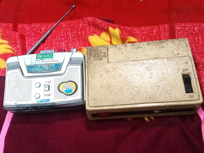 Old Walkman And NiG Antina Booster