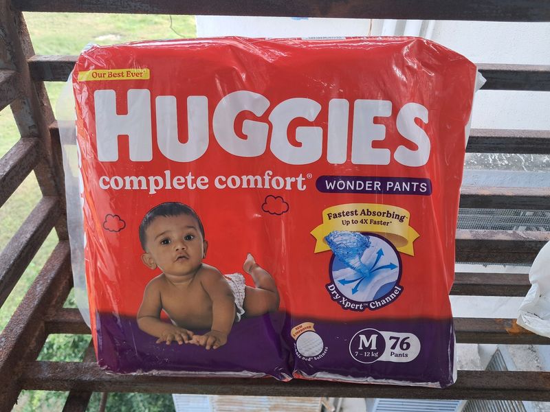 Huggies Baby Diapers M Size, 76 Count