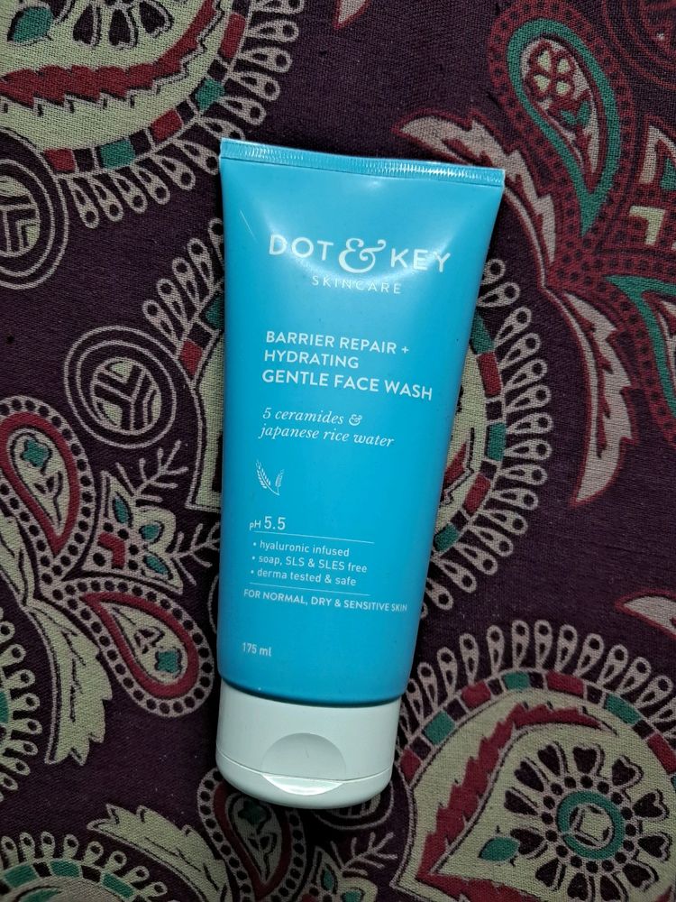 Dot and Key Barrier Repair Hydrating Face Wash