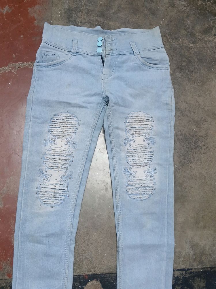 Like New Sky Blue fitted Skinny  jeans For Girls