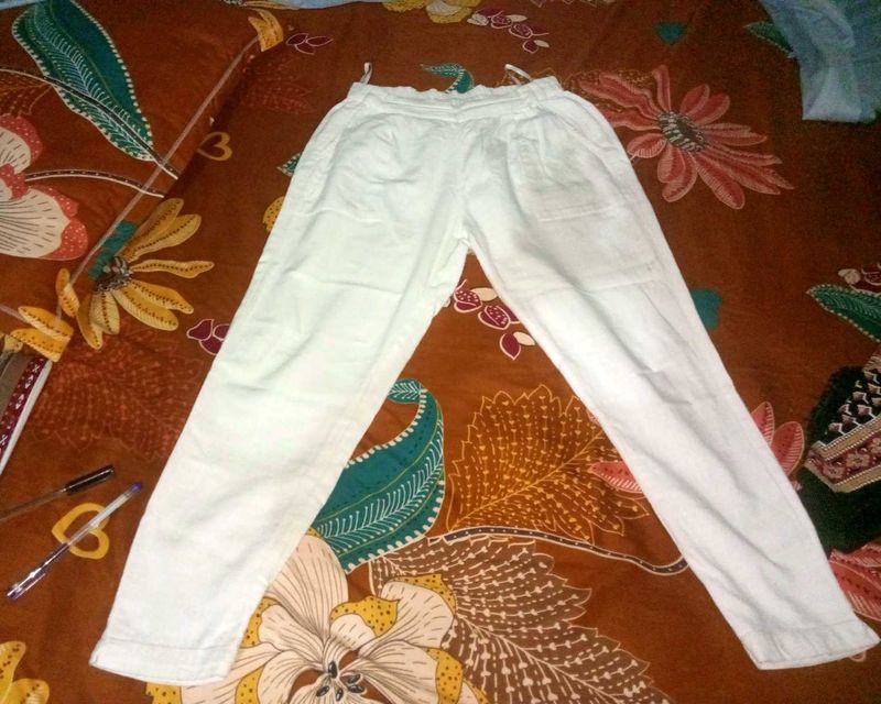 White Causal Leggings