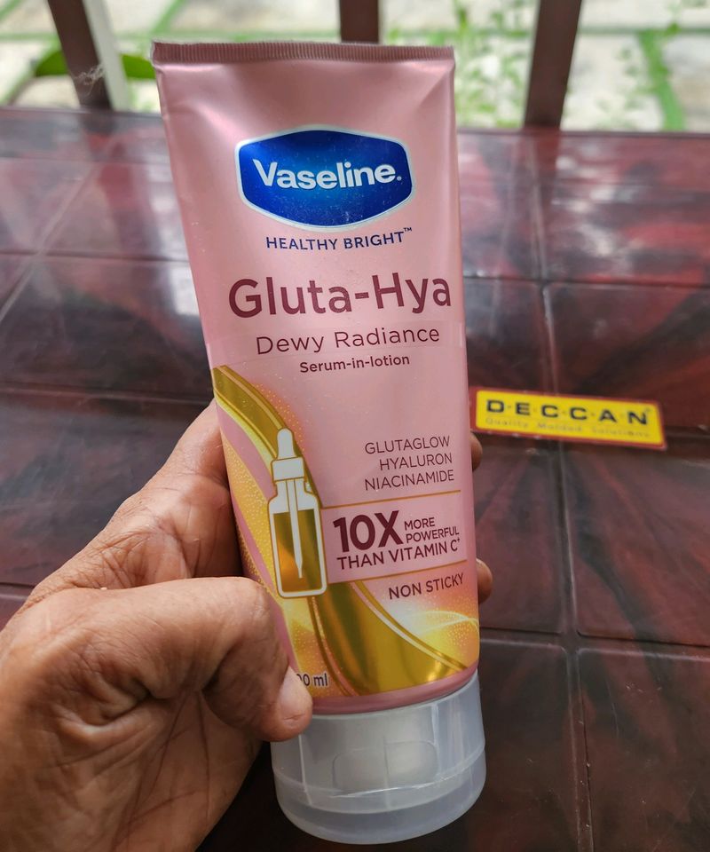 Vaseline Gluta Hya Serum-in-Lotion