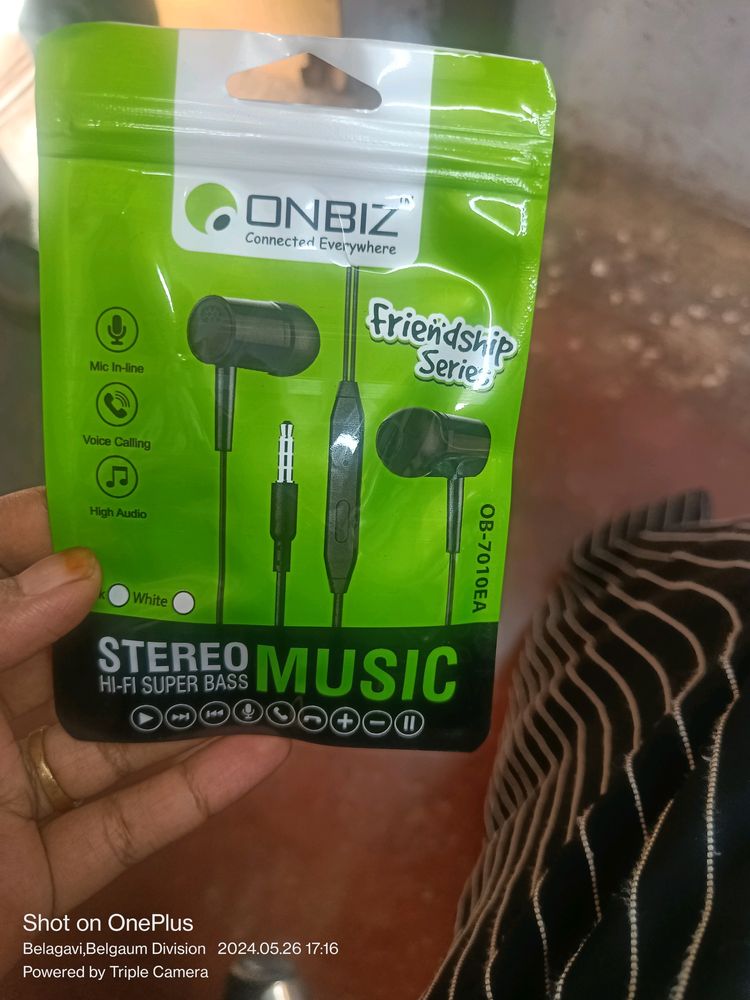 ONBIZ earphones