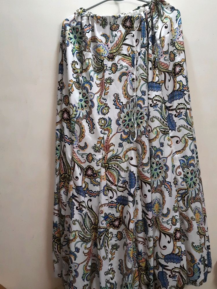 Multifloral Print Long Skirt🤍