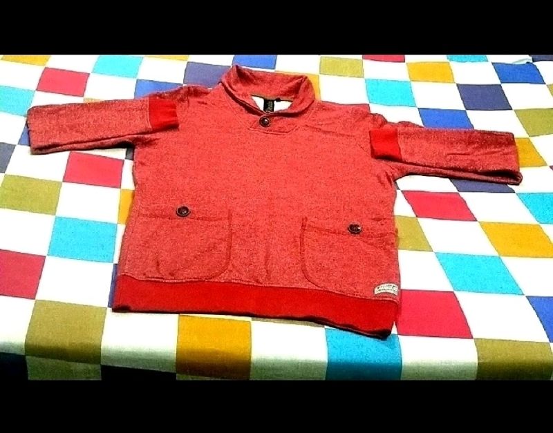 IT IS A RED COLOR WOMEN'S NEW HOODIE.......