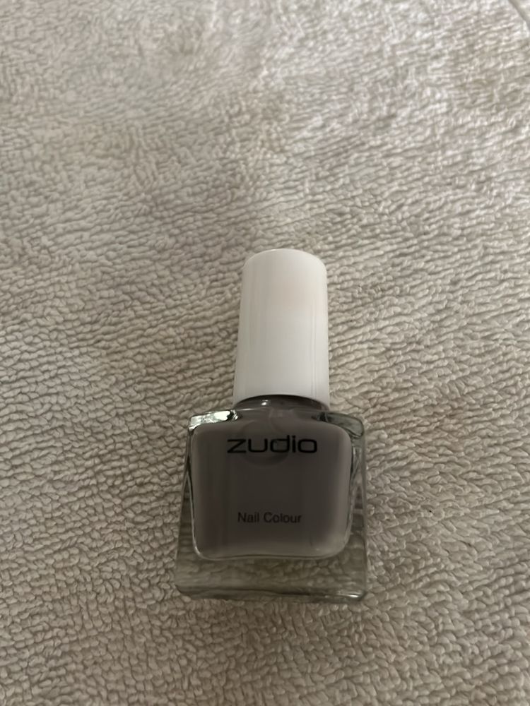 Brand New 1 Bottle Grey NAILPOLISH Colour