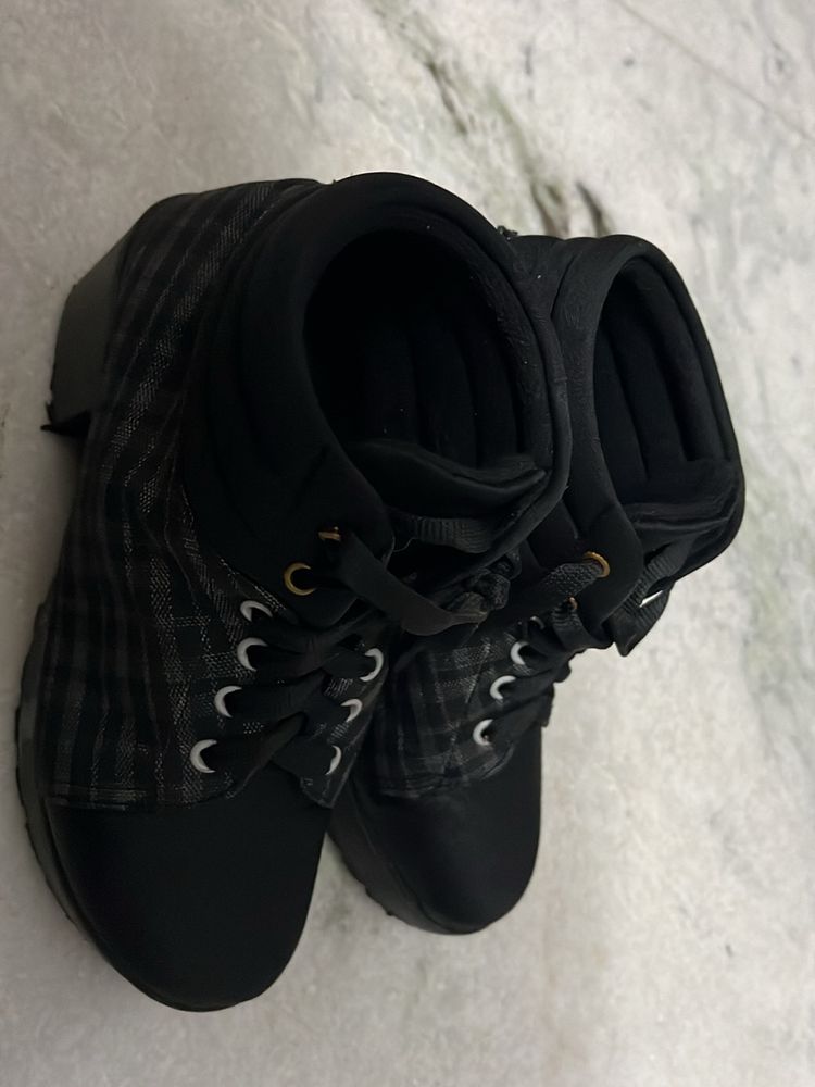 Black Boots With Check Detailing