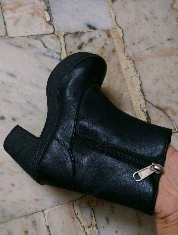 Black Leather Boots (Women's)