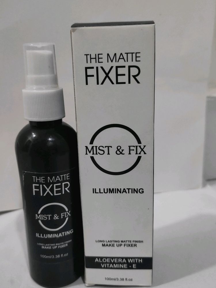 A Makeup Fixer Spray