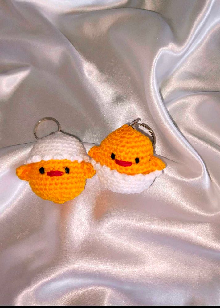 Cute Chicks With Egg Shell Keychain 🐣