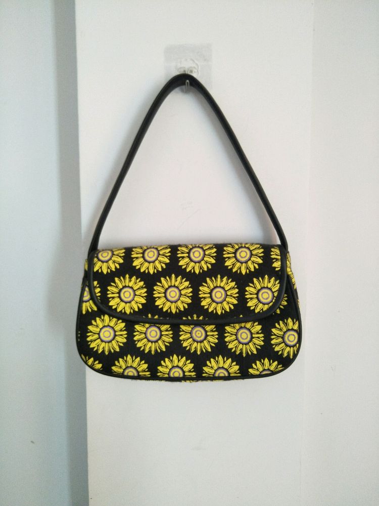 Black Sunflower Shoulder Bag