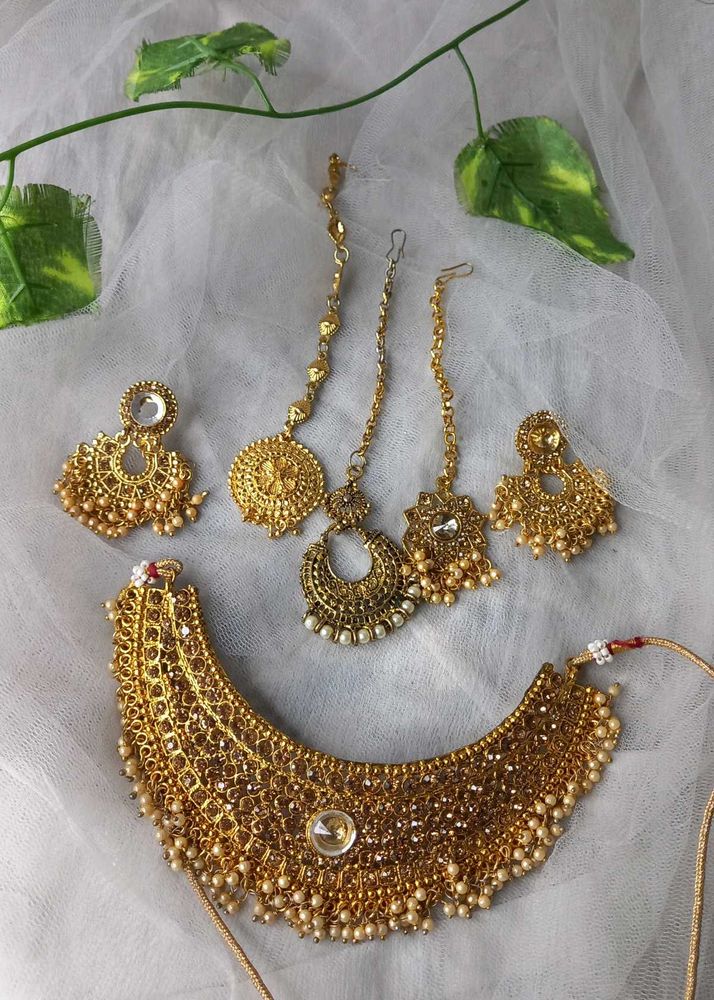 Golden  Necklace  Set