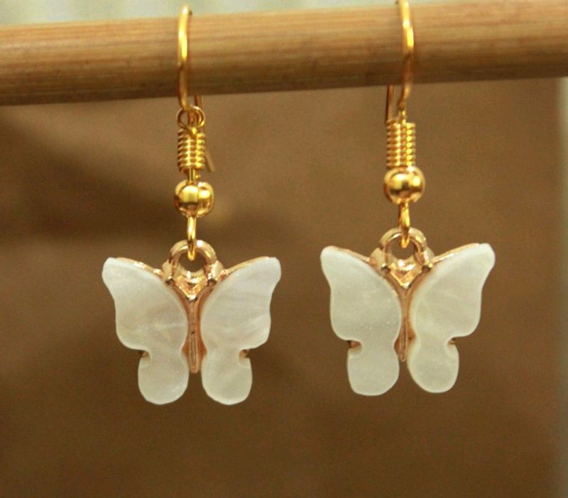 Butterfly Earring White And Light Pink