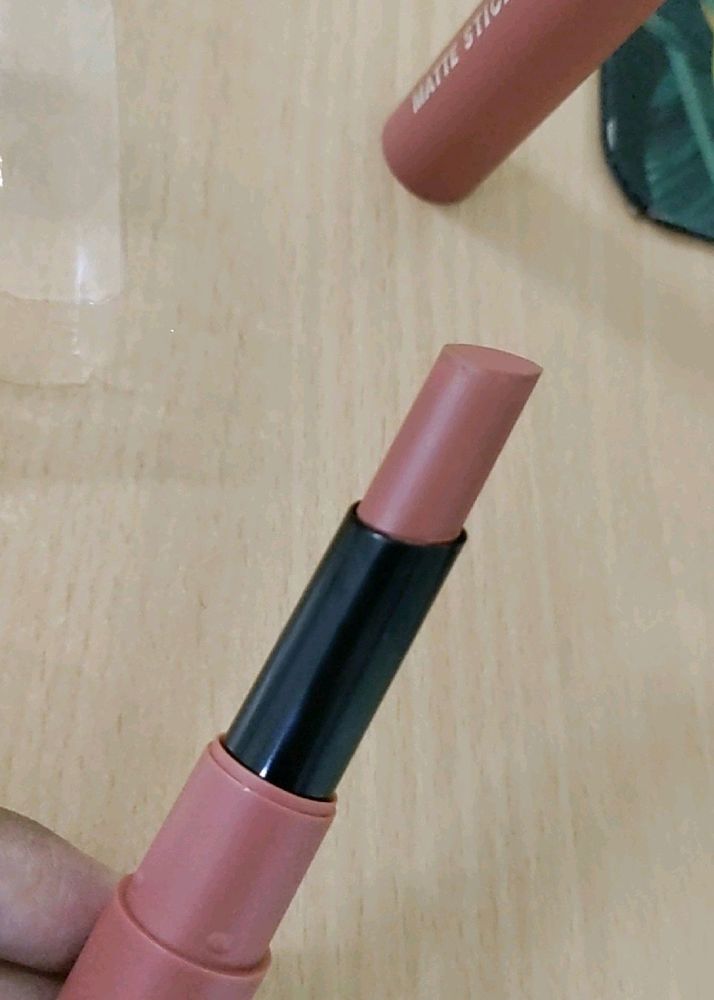 Mars matt lipstick shade 06