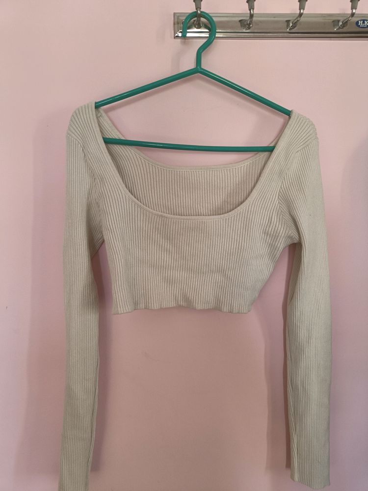 White Long-sleeved Crop Top