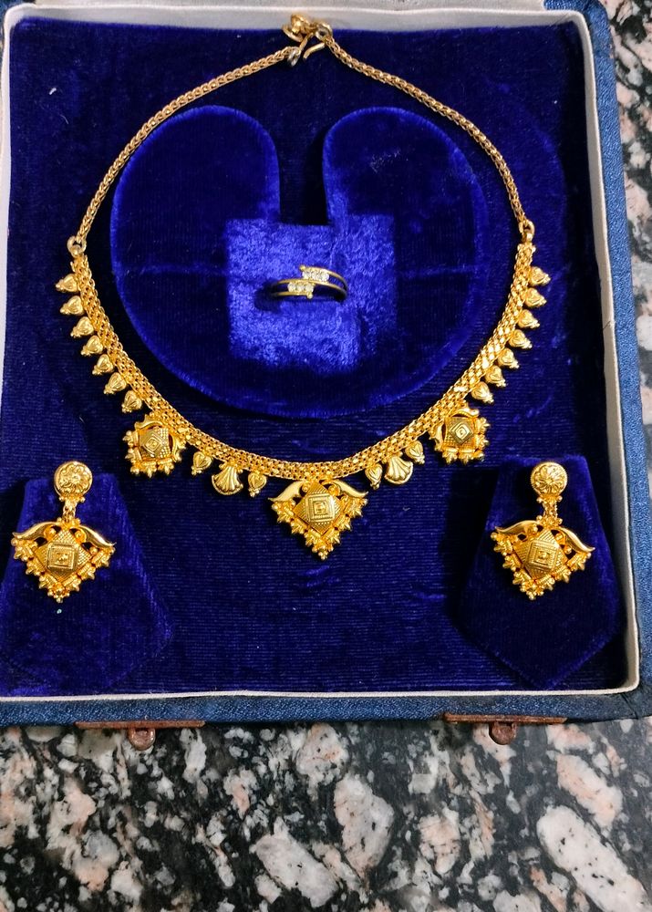 Gold Jewellery Set