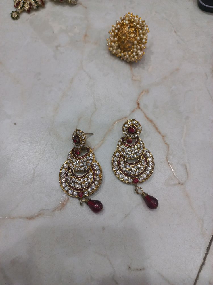 4 Earing And One Tikka Set With Ring