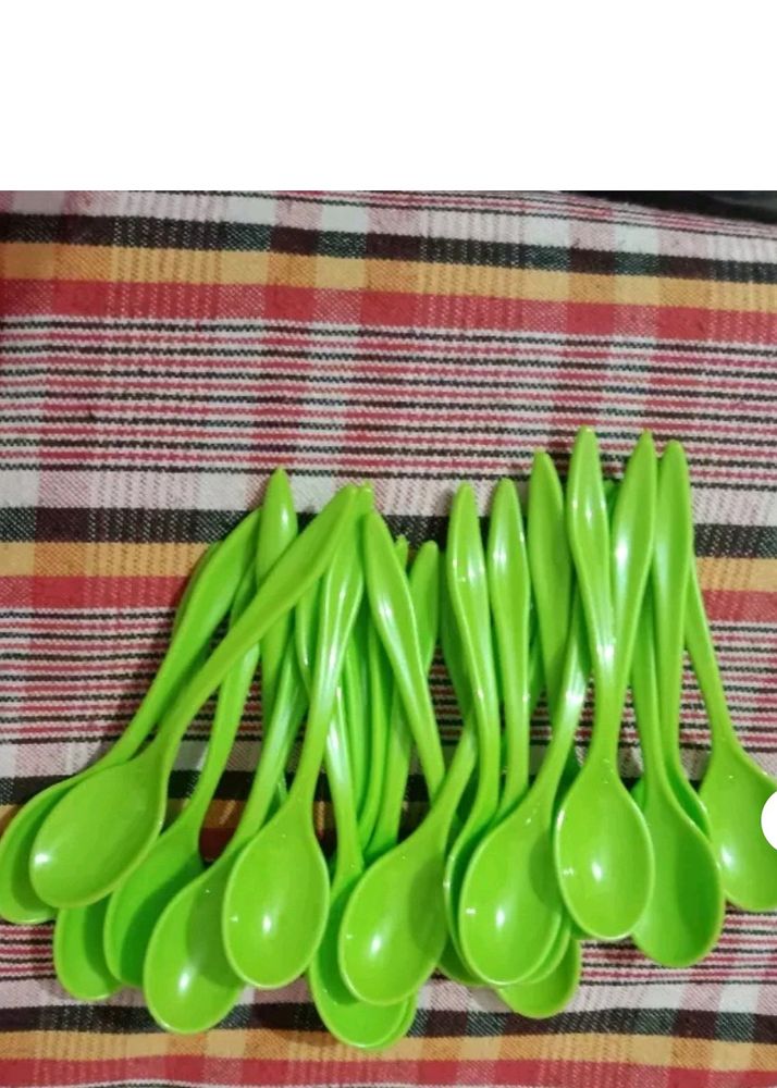 Plastic Spoons 12 Pis