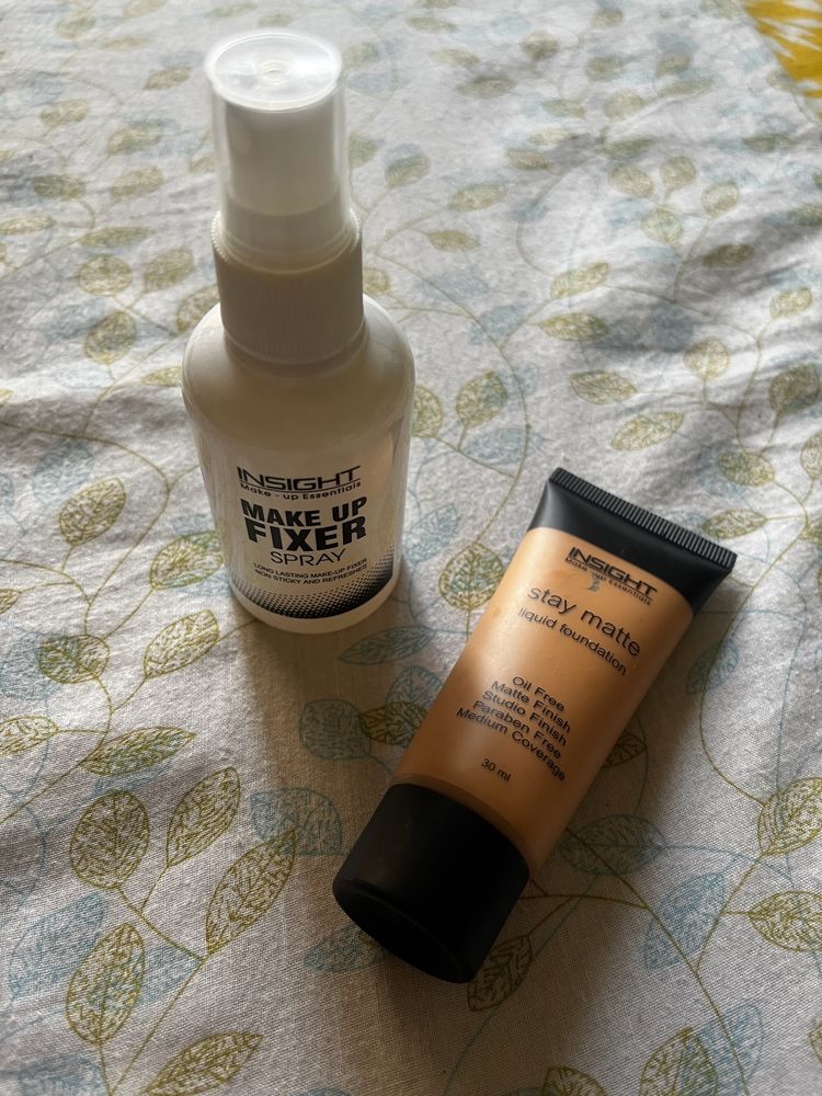 Insight Make Up Fixer And Foundation