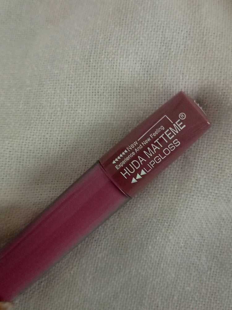 Huda Matteme Lip Gloss