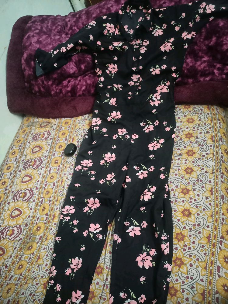 Trendy Floral BlackJumpsuit